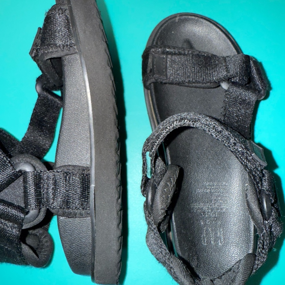 GAP Black Outdoor Sandals with Velcro Straps